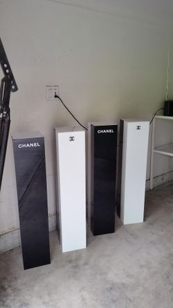 Chanel Black and White Pedestal Display Column Table