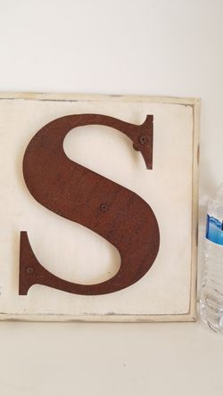 Rustic farmhouse S letter on wooden plaque