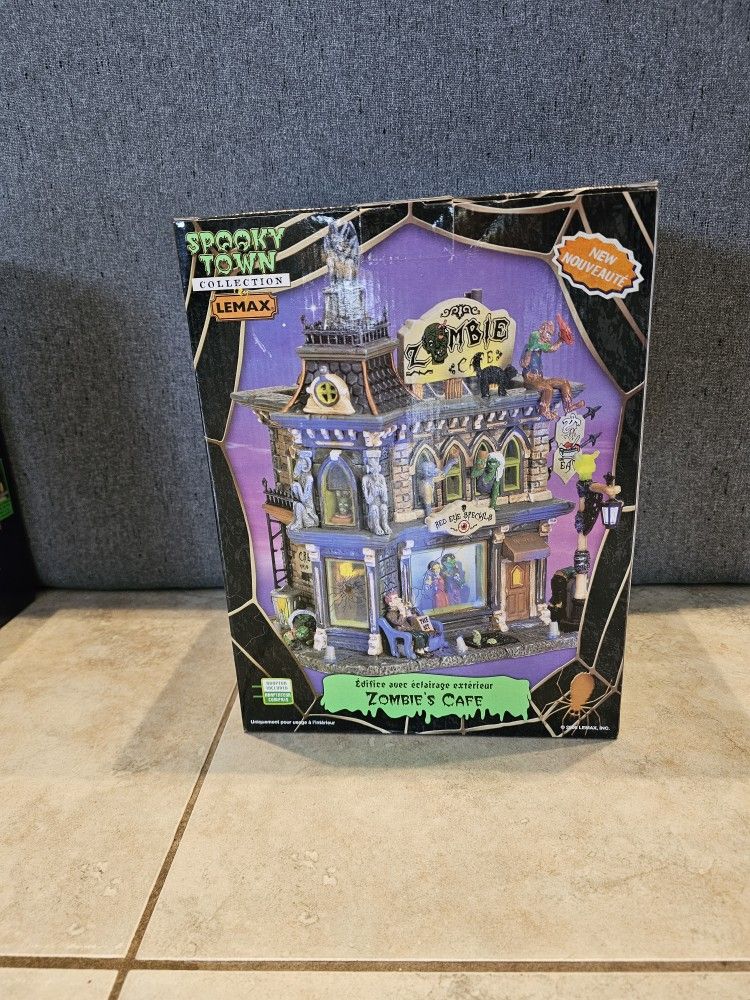 Lemax Halloween Village: Zombie's Cafe