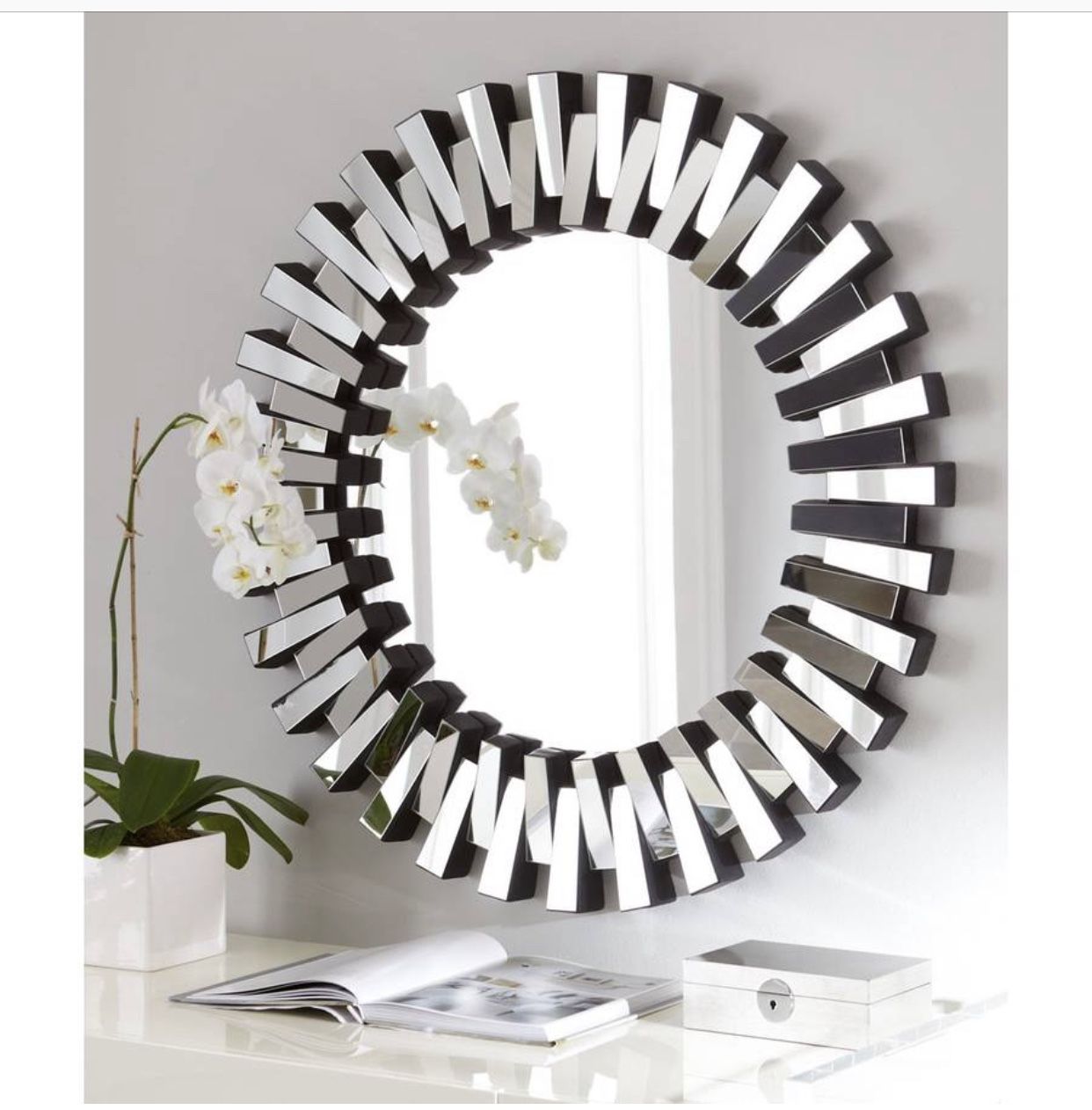 Gorgeous Master Piece Afina Modern Luxe Round Wall Mirror 43" Home, office or Hallway RETAIL $599