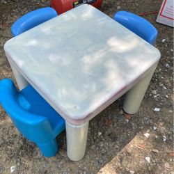 Little Times Vintage Table Amd Chairs  4 Chairs