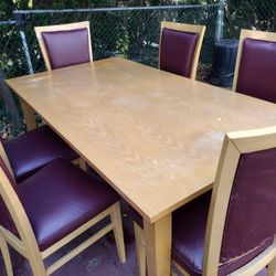 Table And 6 Chairs Set/ Comedor Con 6 Sillas
