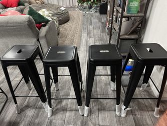New Bar Stools Set Of 4 (30 In) Stackable Indoor Outdoor