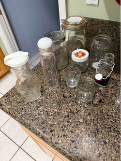Miscellaneous glass kitchen items