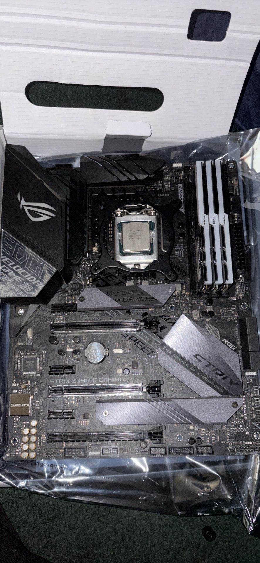 Motherboard and cpu combo intel i7 8700k with 24gb of DDR4 Ram