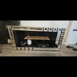 TV CONSOLE 