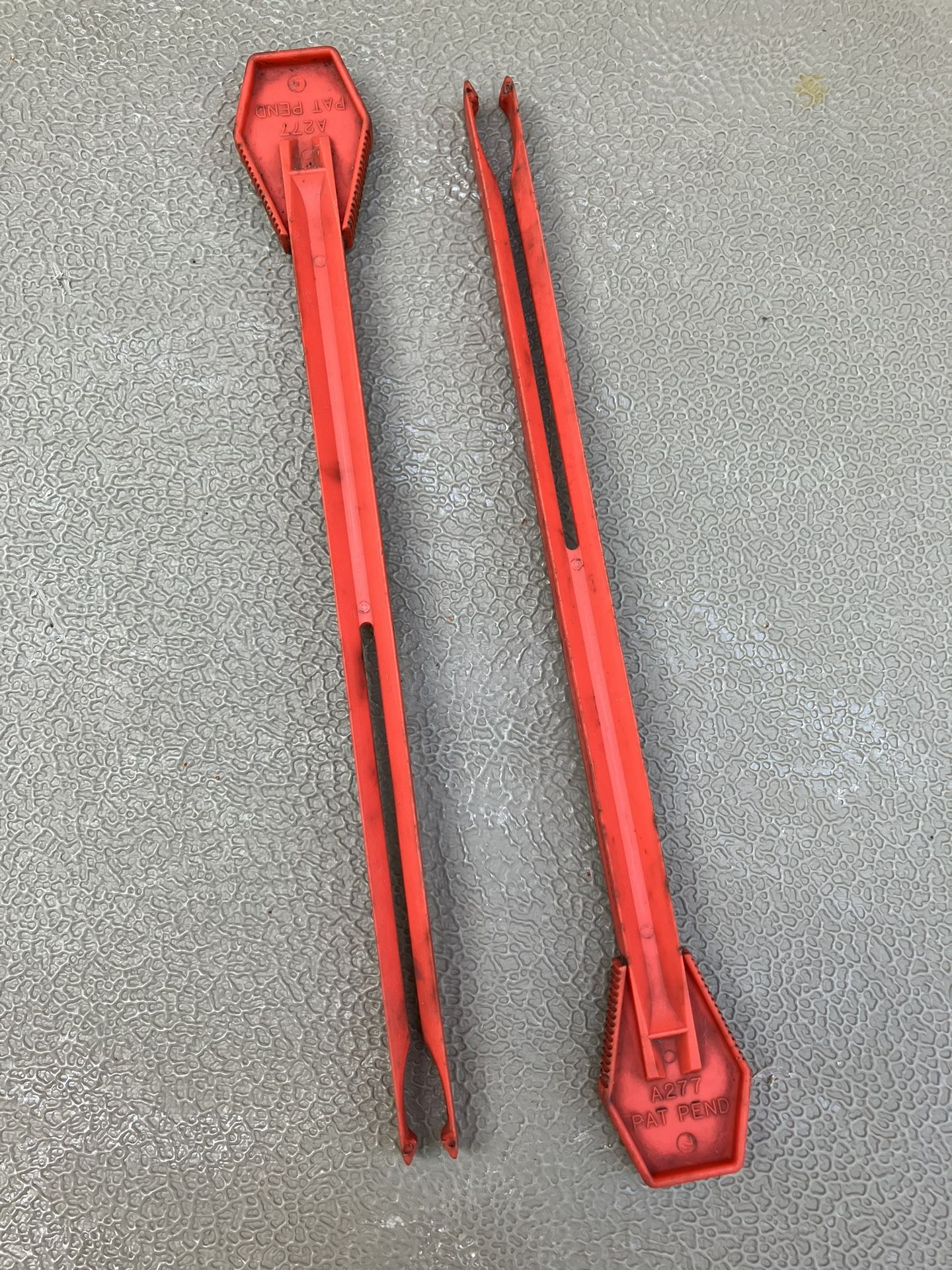 Vintage 2 Piece Snap-On Tools A277 3/8” Crowsfeet Wrench Holder