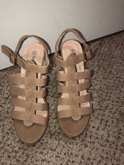 Nude wedges