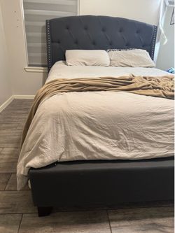 Queen bed
