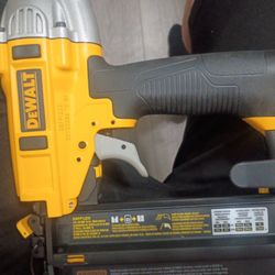 DeWalt Brad Nailer 18gauge