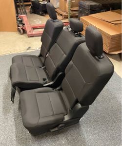 2023 Explorer Second Row Seat * Cloth *