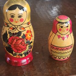 2 Russian Nesting Dolls