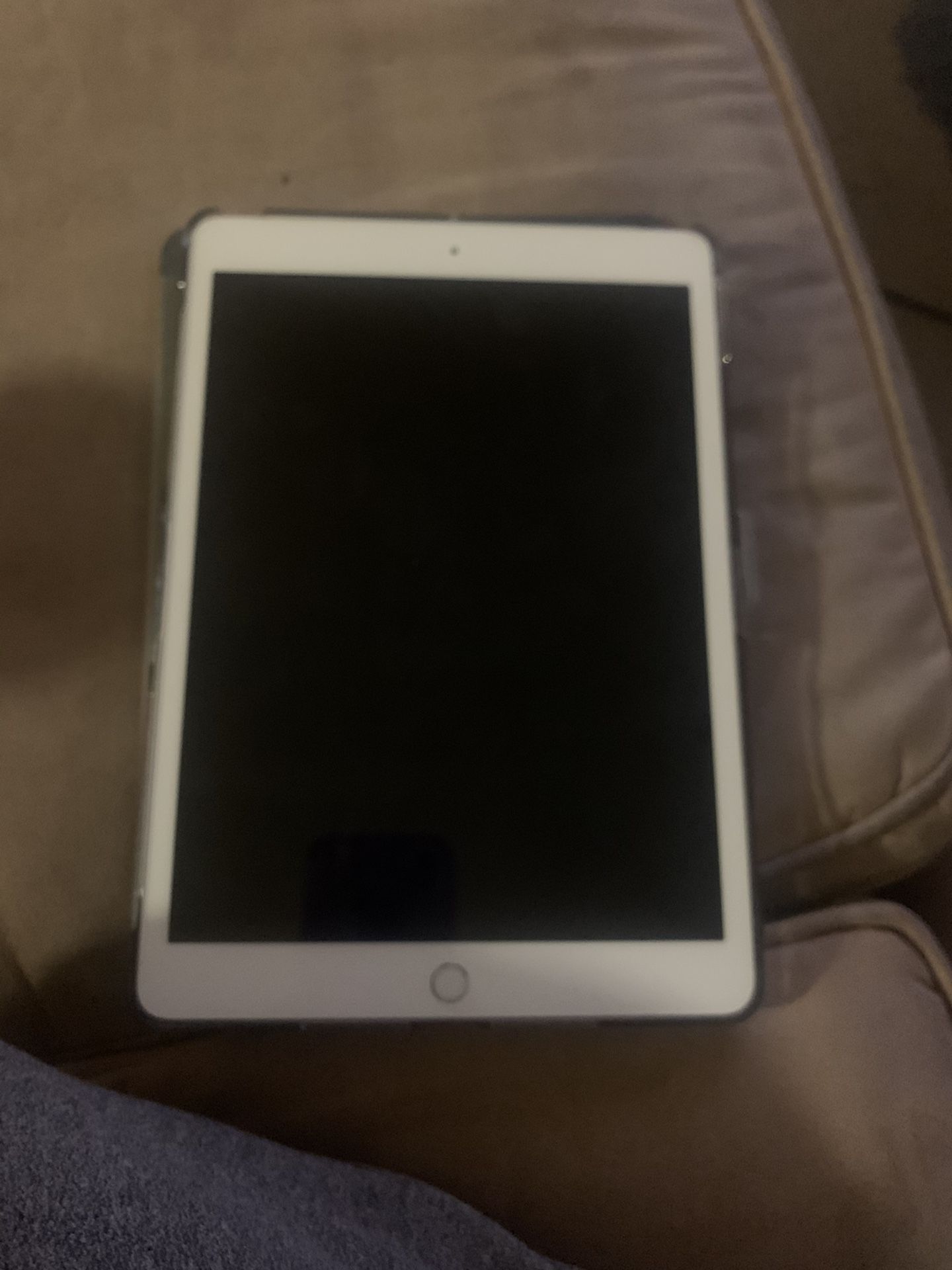 iPad 7 brand new