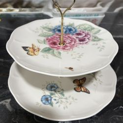 Lenox Butterfly Meadow Mother’s Day Floral Scalloped 2-Tiered dessert Stand