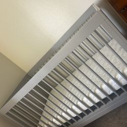 Delta children 4 In 1 Convertible Crib