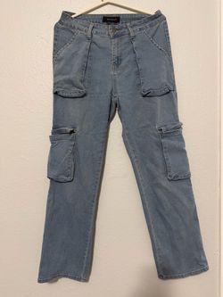 Between Us light wash Mylti pocket utility cargo jeans size 9