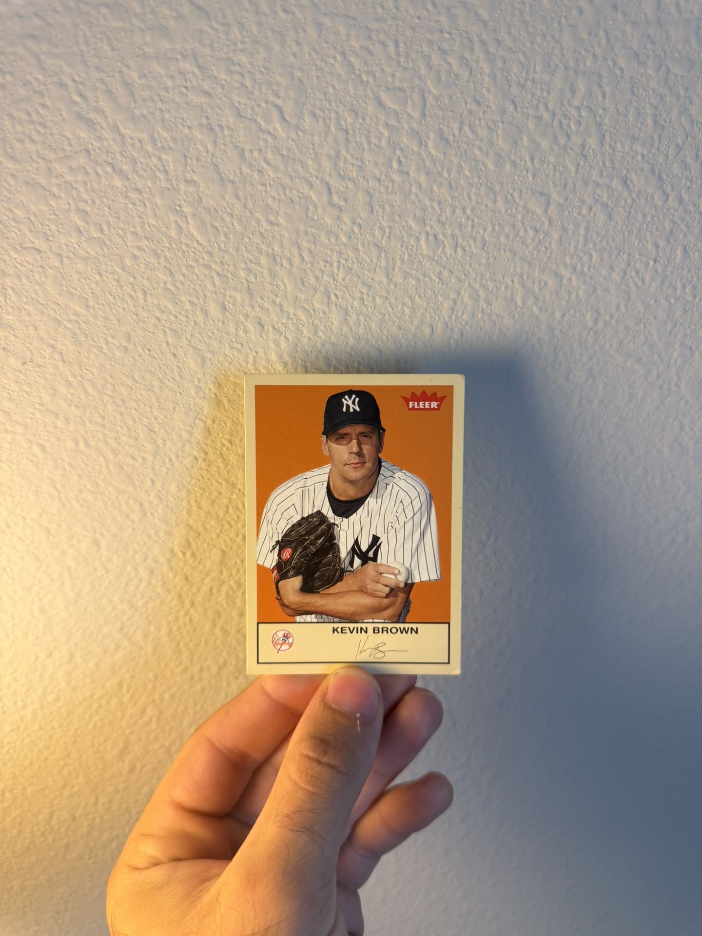 Signed Kevin Brown Fleer Yankees Baseball Card