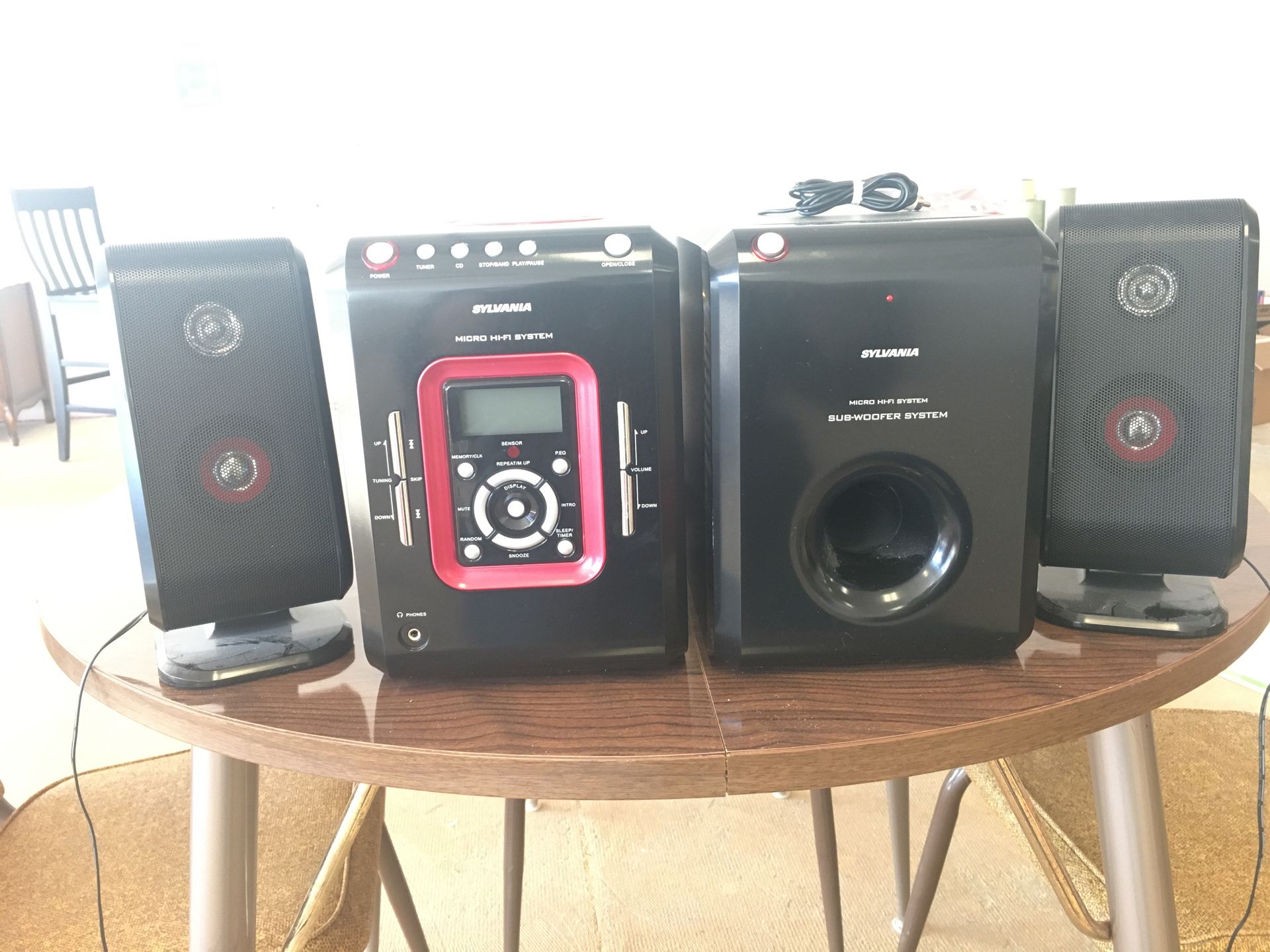 Like new Sylvania Micro Hi-Fi System! Perfect working condition.