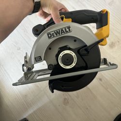 Dewalt Vacuum And Saw With Dewalt Bag