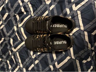 Burberry Shoes – Men’s Size 9
