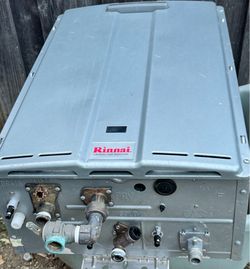 Tankless Water Heater / Used