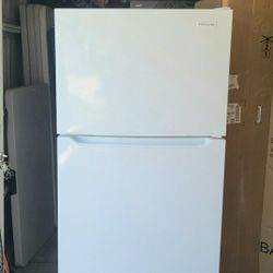 FRIGIDAIRE REFRIGERATOR TOP FREEZER 