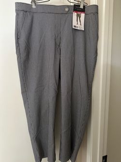 NWT- Rafaella Women's Stretch Capri Pant Black & White Plaid Size 14