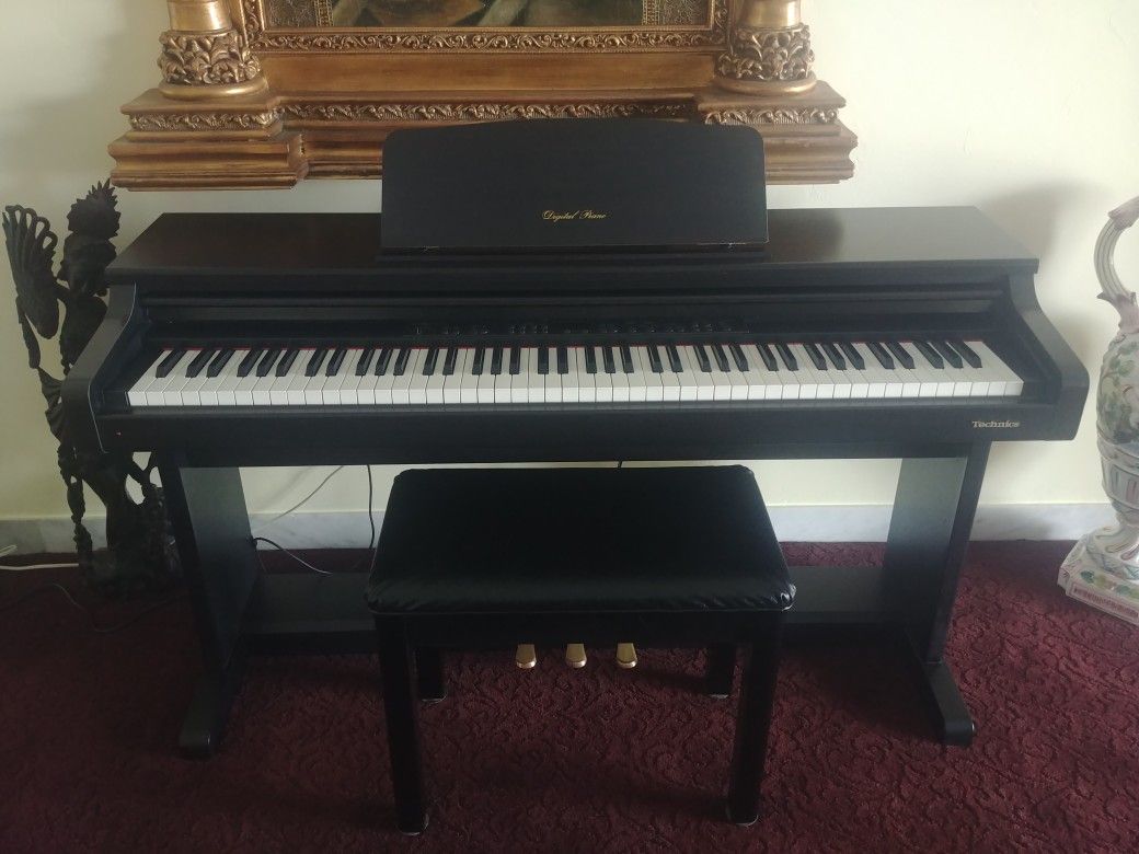 Technics Digital Piano sx-PX204 and Technics Bench