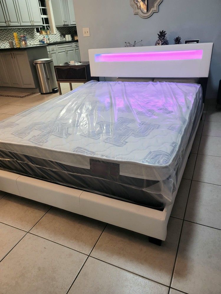 NEW QUEEN PILLOW TOP MATTRESS AND BOX SPRING 😊 Available in FULL or KING size 👌