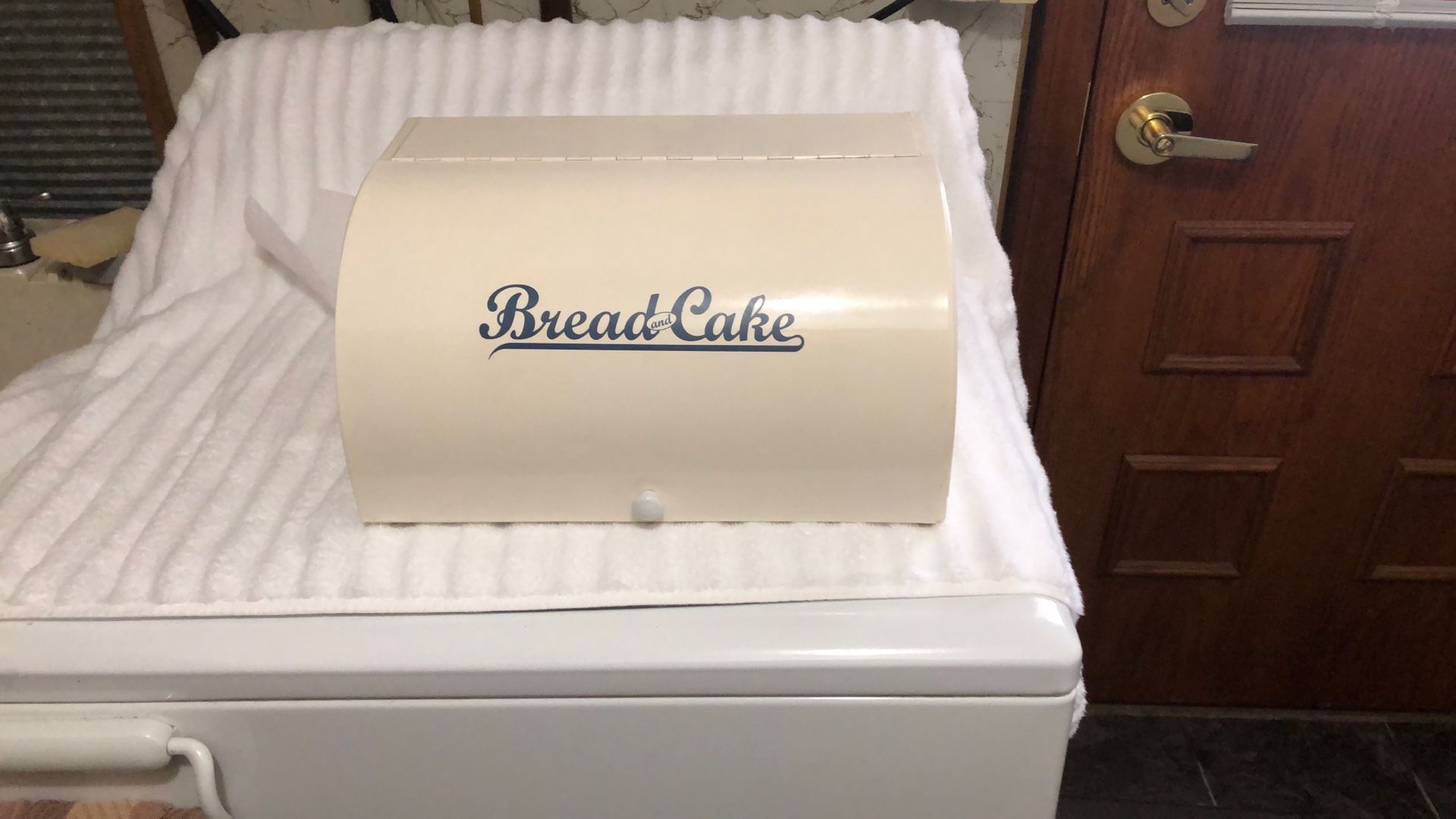 Vintage Bread and Cake Box