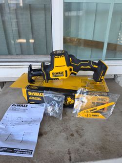 Dewalt brushless Atomic reciprocating saw tool only brand new never used Hablo español