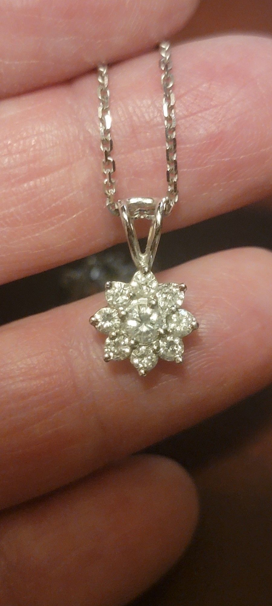 14k Flower Diamond Pendant With Necklace