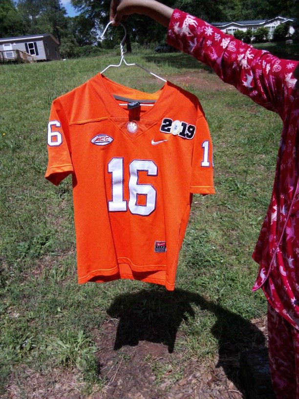 Travis Laurence Jersey Clean For Only A Whooping 80 Bucks