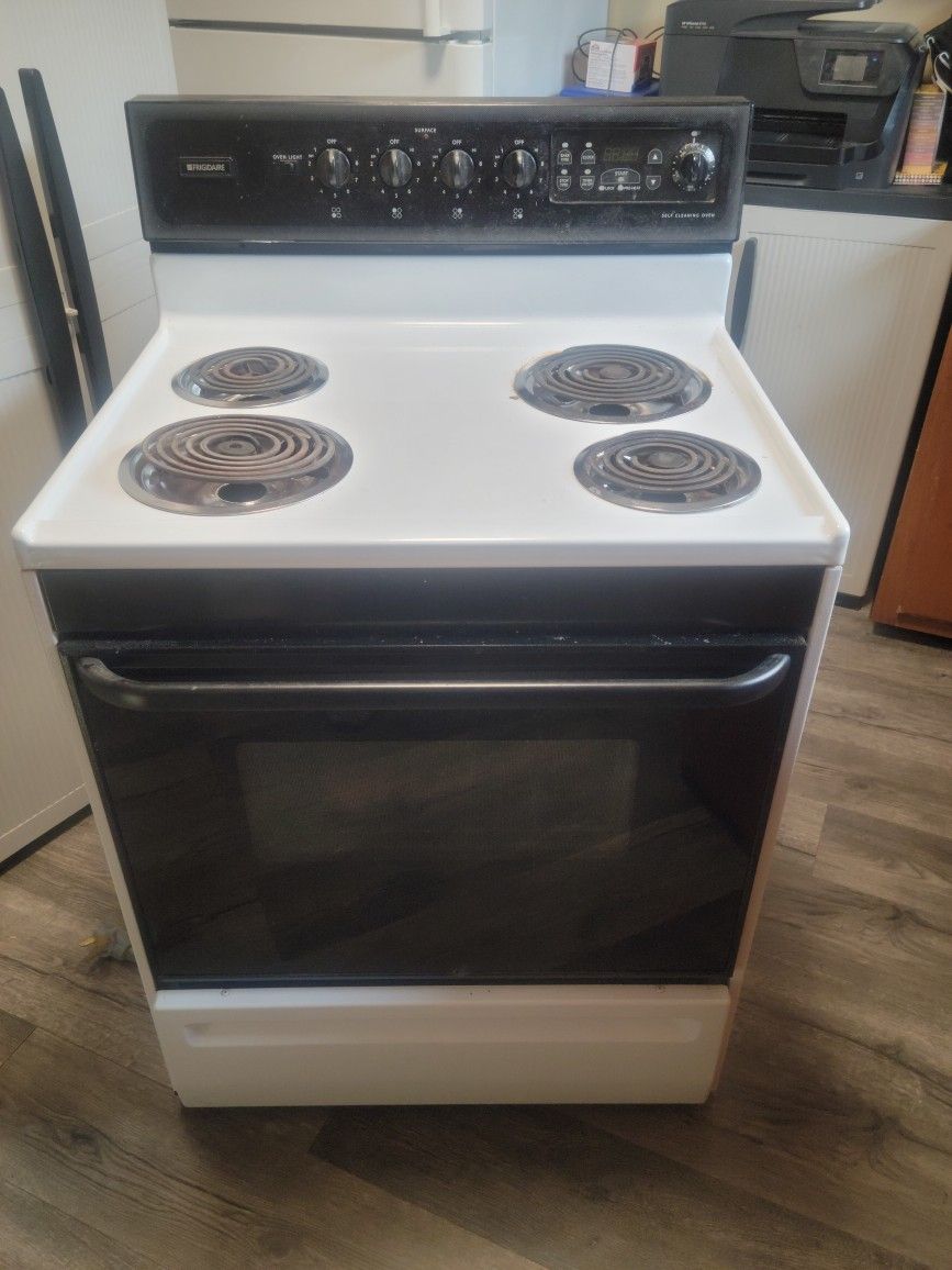 Frigidaire Stove