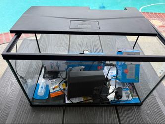 Top fin 10 Gallon fish tank with starter kit