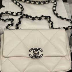 BNIB Extremely Rare Chanel 19 Small Purse White & Black Hardware 21K Gorgeous!!
