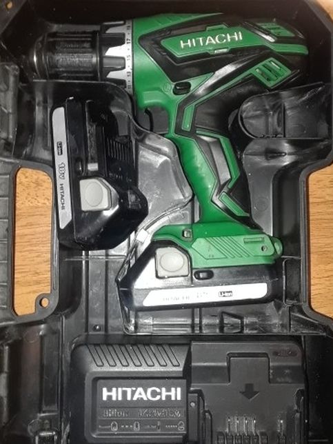 Hitachi 18 Volt Drill Kit With 2 Batteries Charger And Case