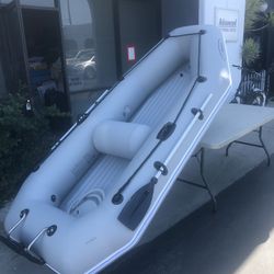 10’ Inflatable Boat Fabric Reinforced Come With Seat, Pair Of Oars, pump, motor mount, carry bag