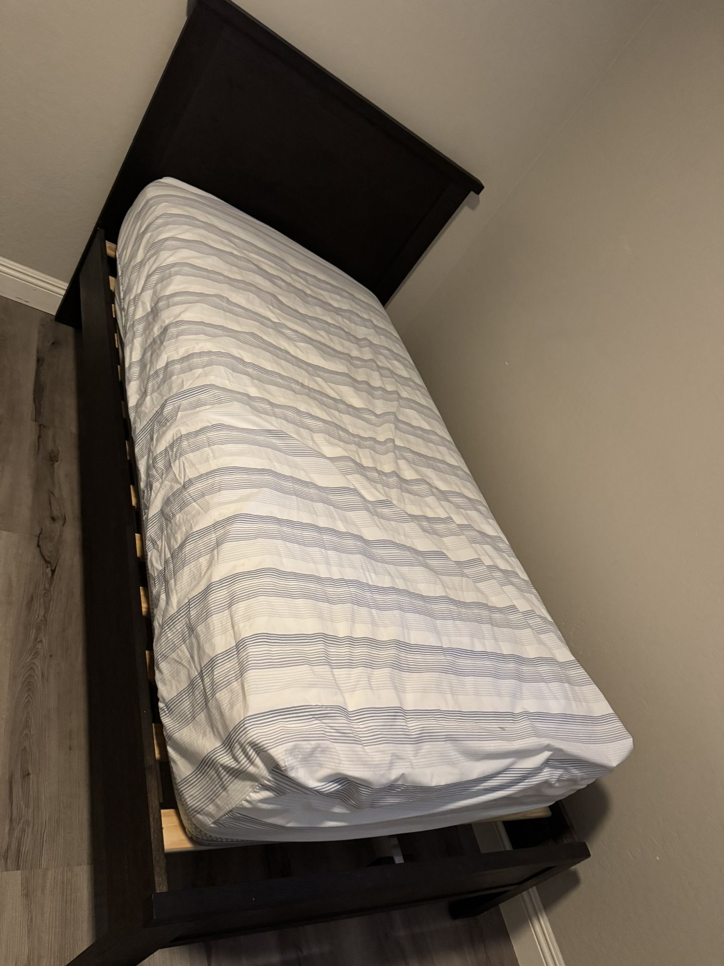 Twin Bed With Mattress
