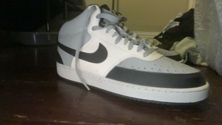 Nikes size 10