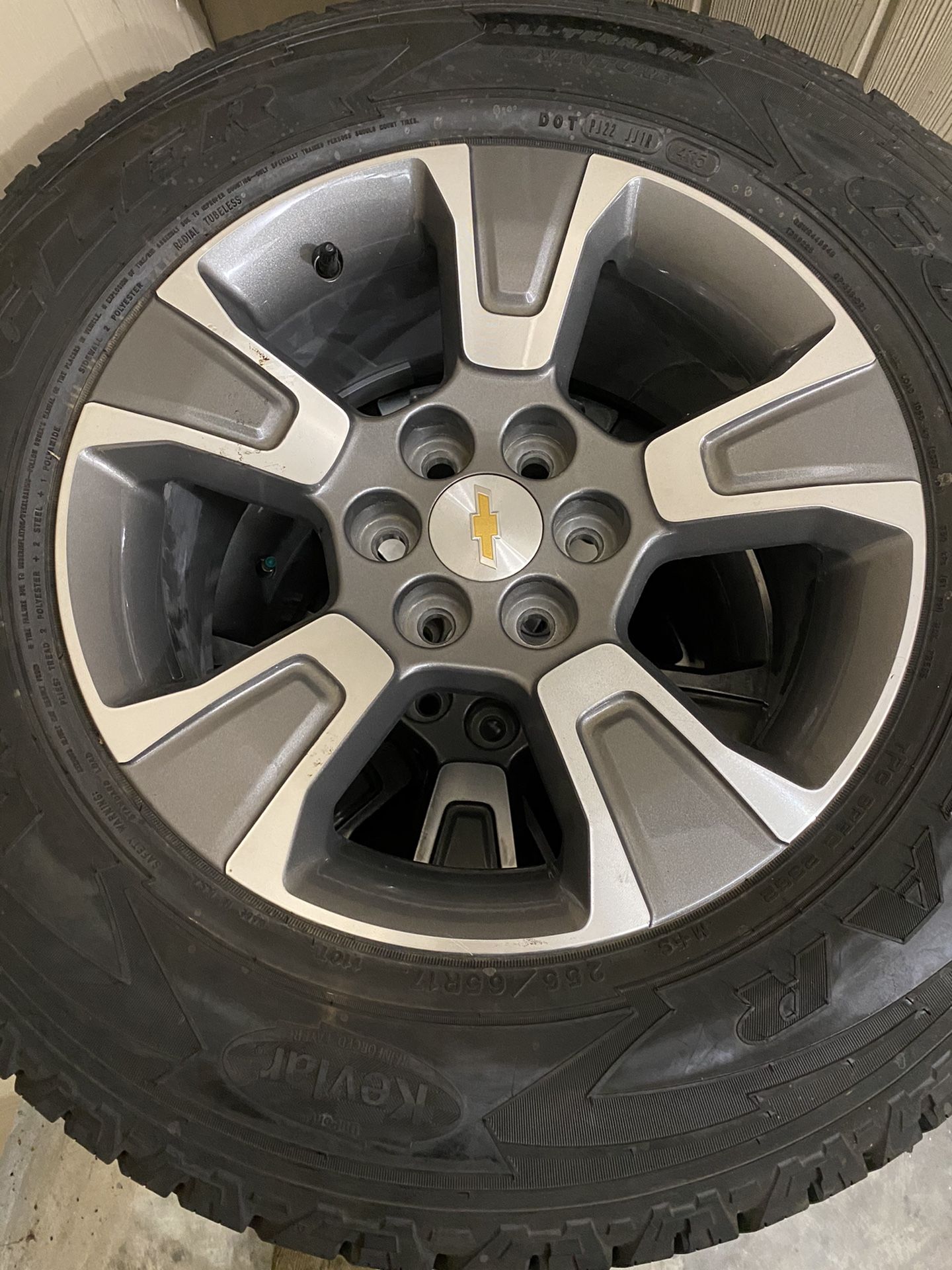 Colorado wheels and tires P255/65R17