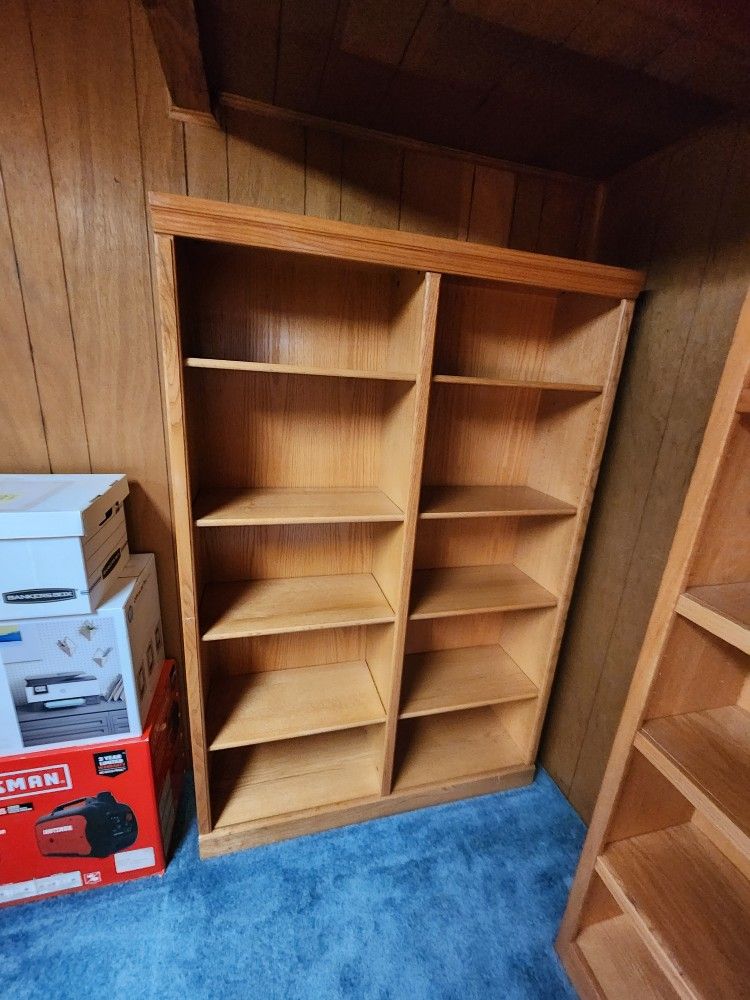 Wood double wide Bookshelf
Bookcase has 8 adjustable shelves