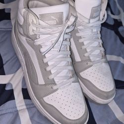 Tennis Shoes Puma 11us Men Size.