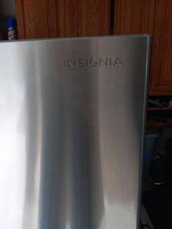Insignia refrigerator