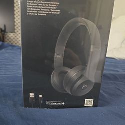 On- Ear Wireless Bluetooth  Beats Solo 3