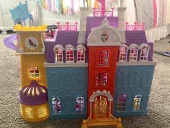 Disney Sofia the first Royal Academy