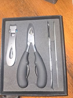 4 piece nail care kit