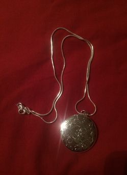 Silver chain with locket 20 inch chain