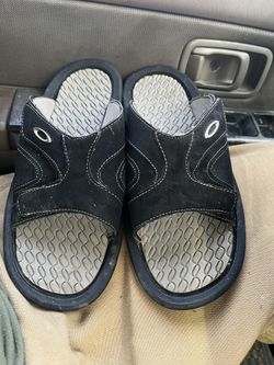 6.5 Oakley Sandals 