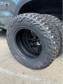 Llantas 33 X 12.50 R 18 LT A/T Tires Mickey Thomson Baja Boss